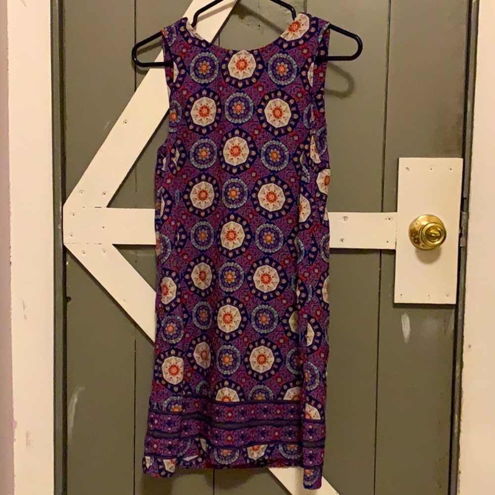 Comfy shift dress with cute tie detail in back